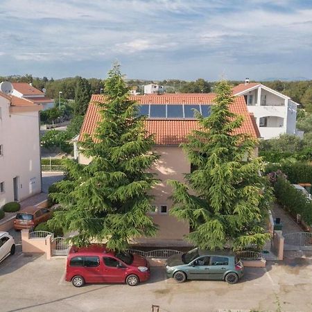 Apartmani Nedoklan Srima Luaran gambar