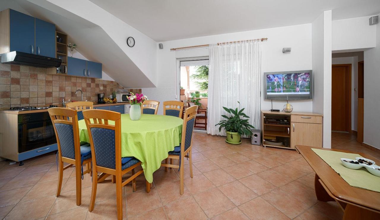 Apartmani Nedoklan Srima Luaran gambar