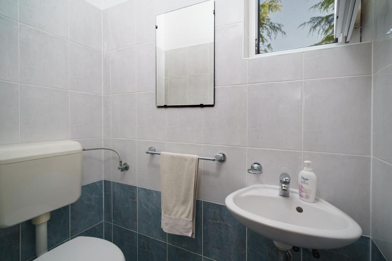 Apartmani Nedoklan Srima Luaran gambar