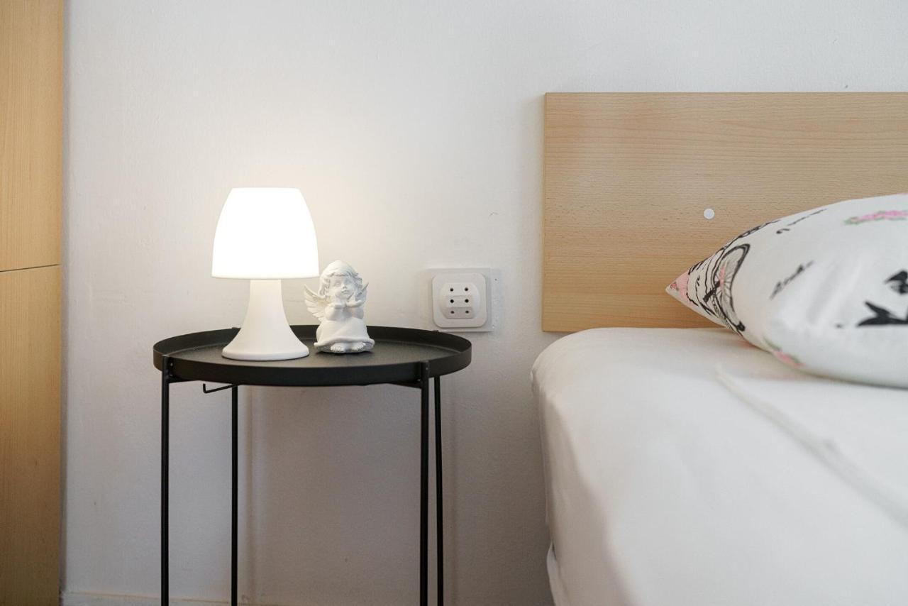 Apartmani Nedoklan Srima Luaran gambar
