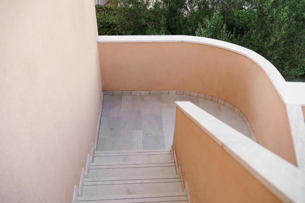 Apartmani Nedoklan Srima Luaran gambar