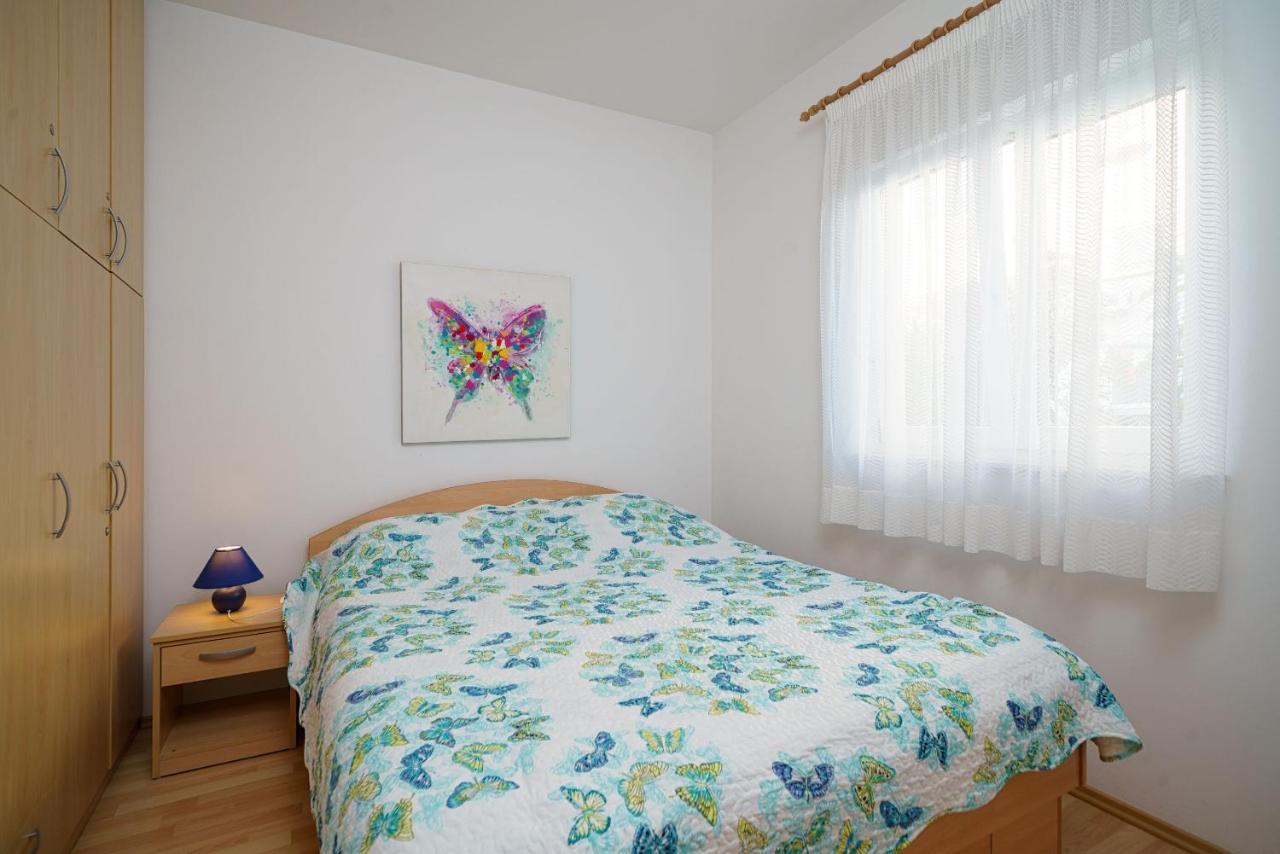 Apartmani Nedoklan Srima Luaran gambar
