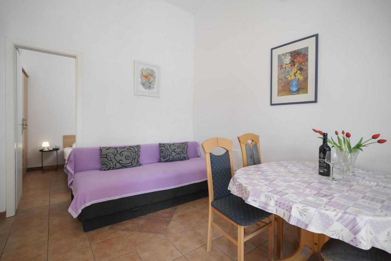 Apartmani Nedoklan Srima Luaran gambar