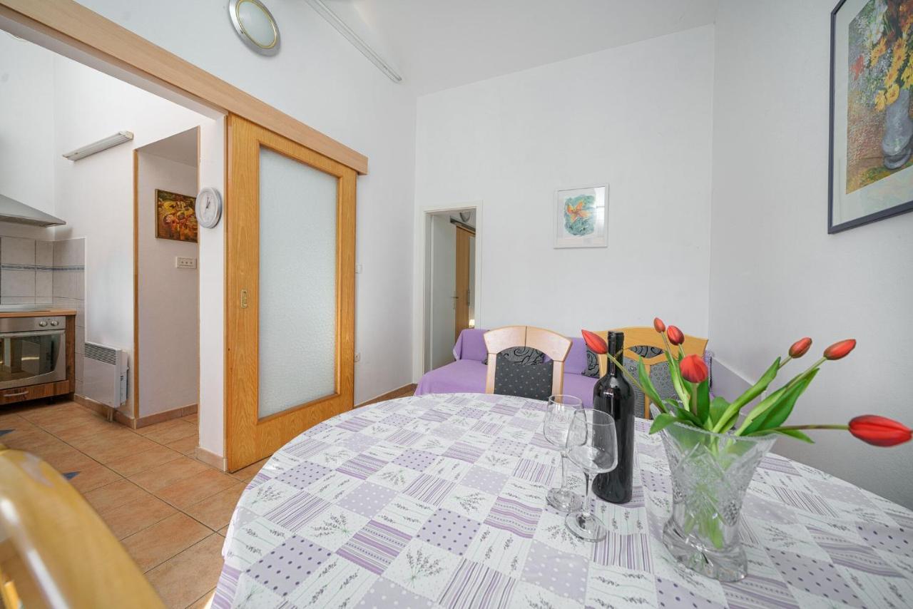 Apartmani Nedoklan Srima Luaran gambar